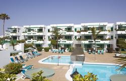 Lanzarote - Canary Islands - scuba diving holiday. Nazaret Apartments swimming pool.
